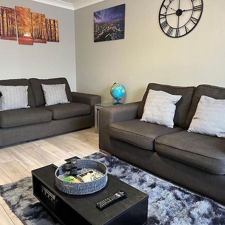 Modern Cosy Warm Home With Free Parking Chelmsford Bagian luar foto