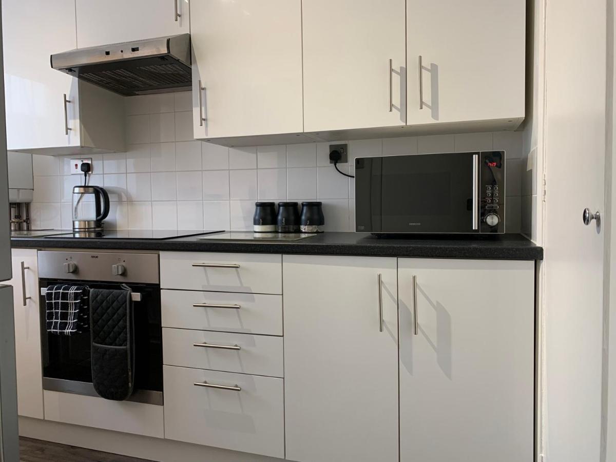 Modern Cosy Warm Home With Free Parking Chelmsford Bagian luar foto