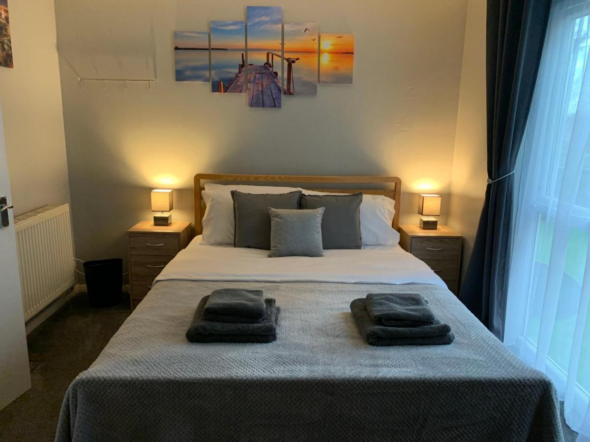 Modern Cosy Warm Home With Free Parking Chelmsford Bagian luar foto
