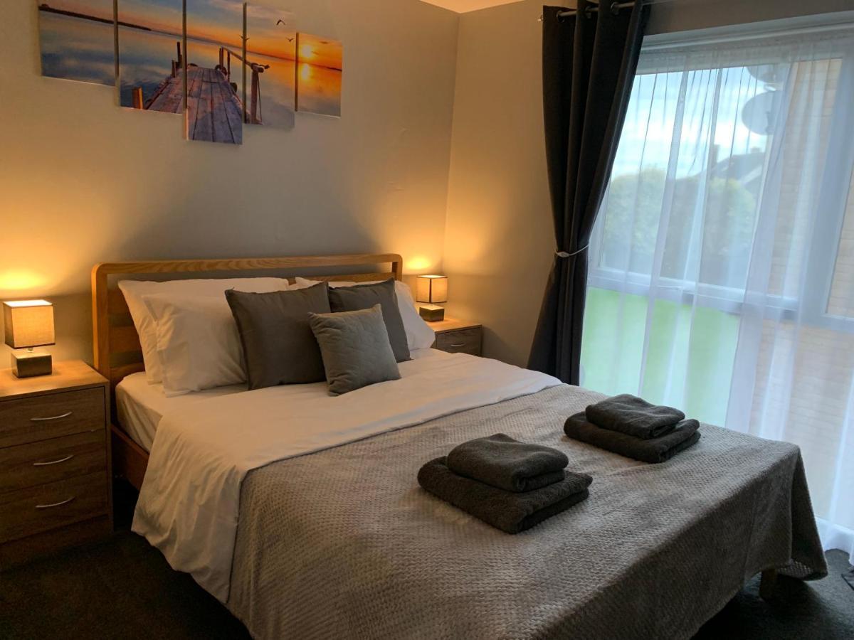 Modern Cosy Warm Home With Free Parking Chelmsford Bagian luar foto